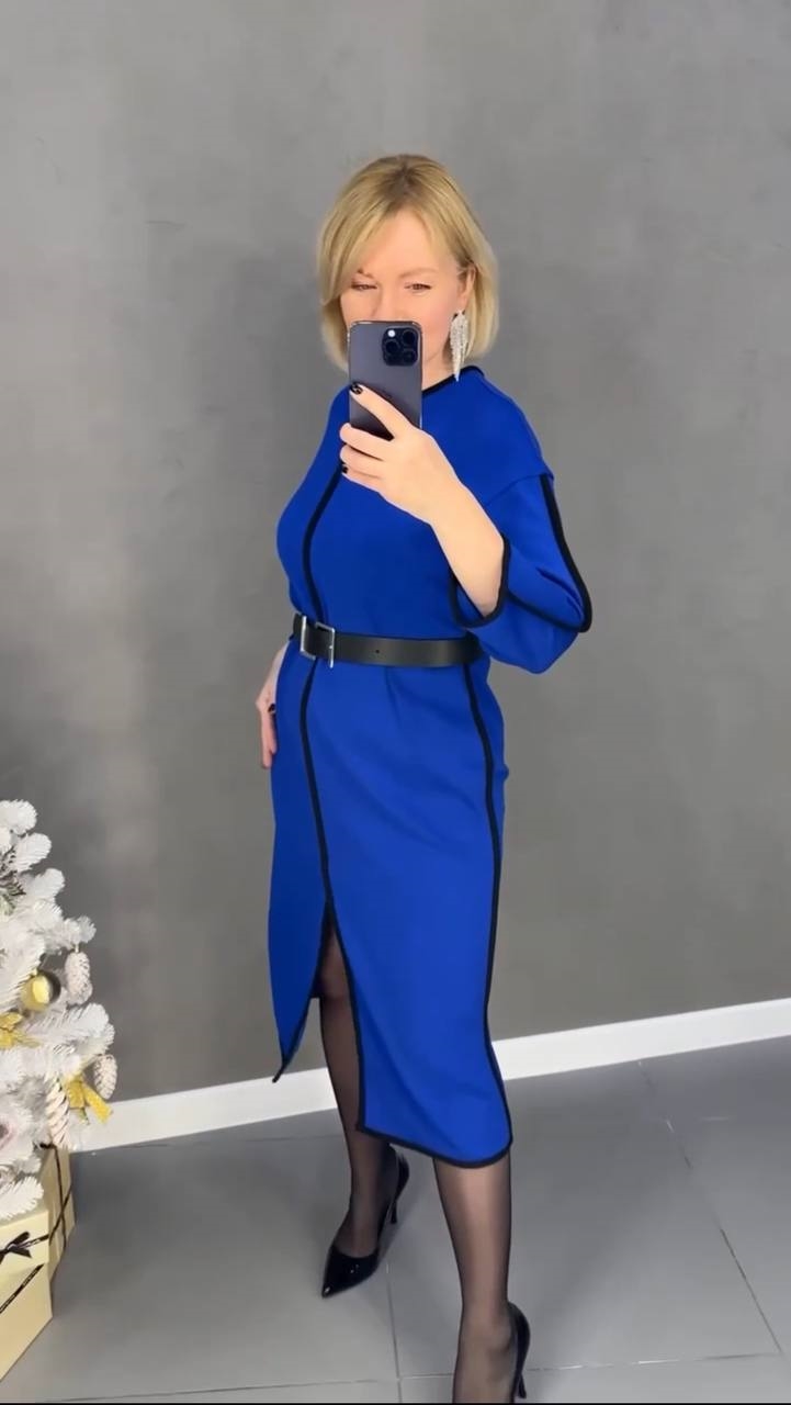 Елегантна класнична сукня