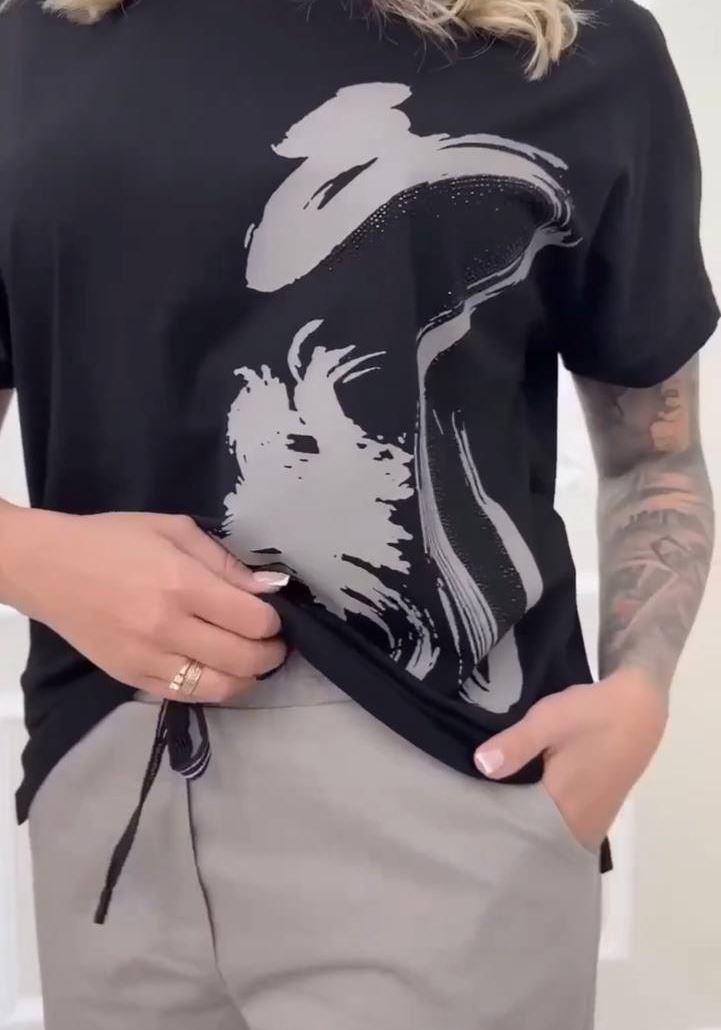 Жіночий костюм